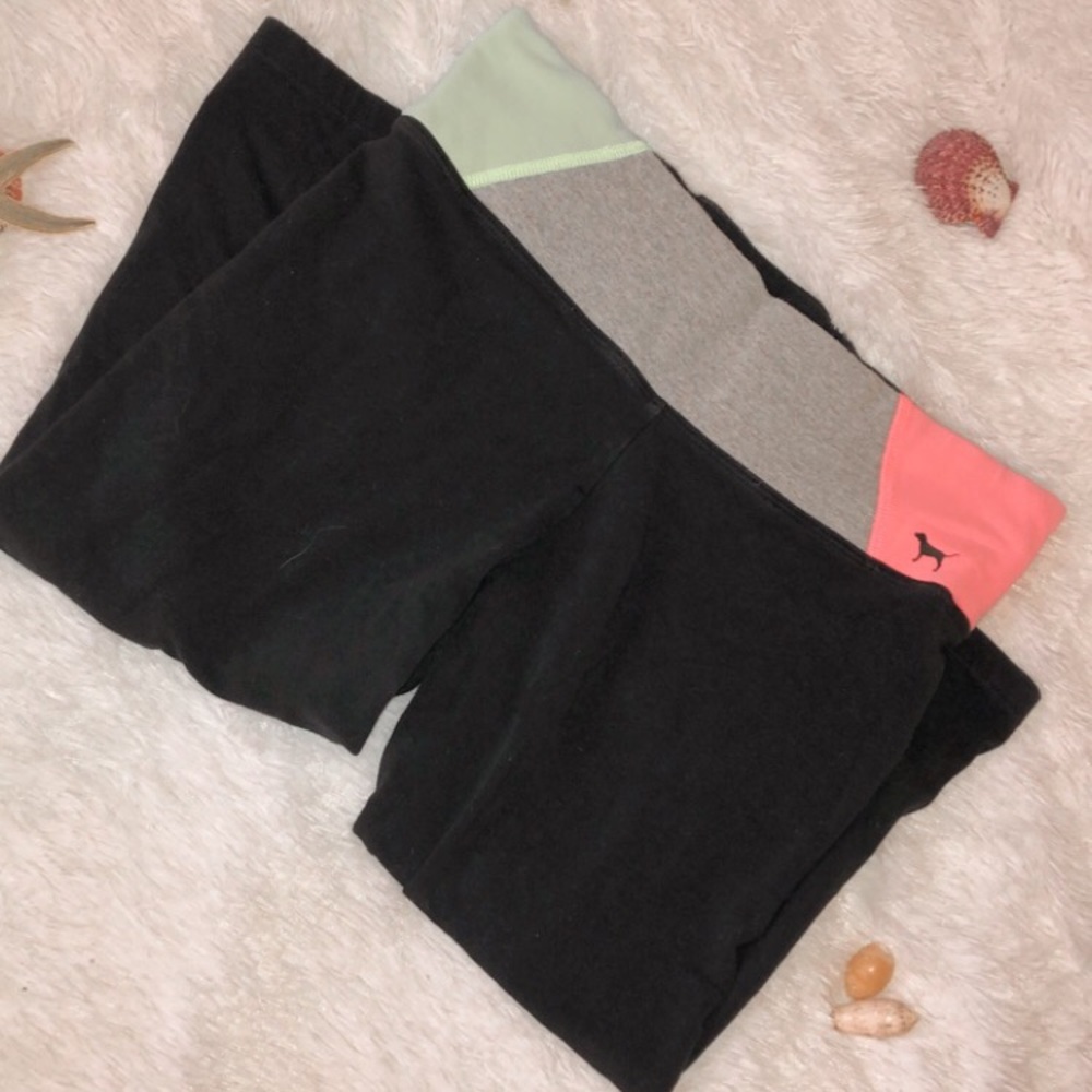 VS PINK Capris